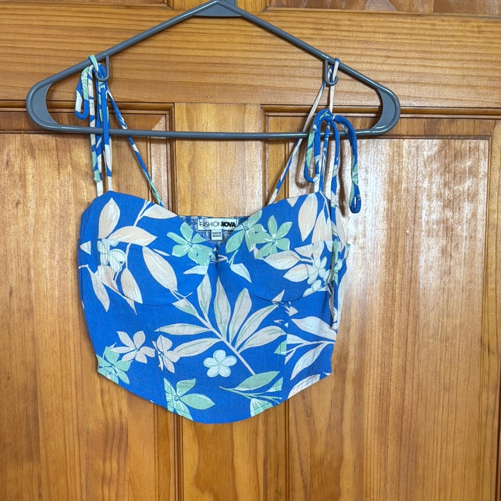 Fashion Nova Blue and Green Leaf Print Crop Top
